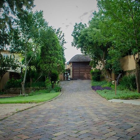 The Rivonia River Lodge Johannesburg Bagian luar foto
