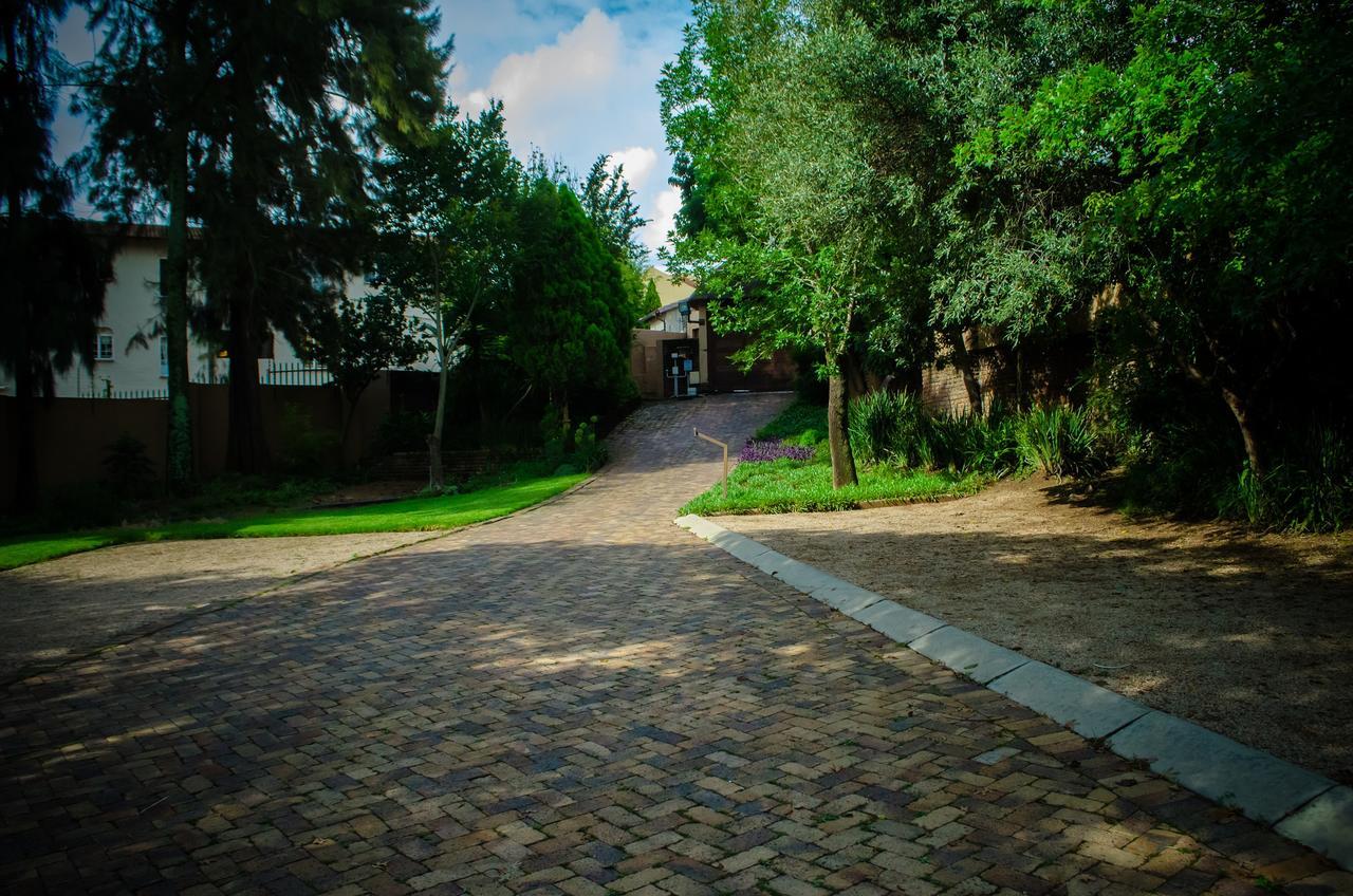 The Rivonia River Lodge Johannesburg Bagian luar foto