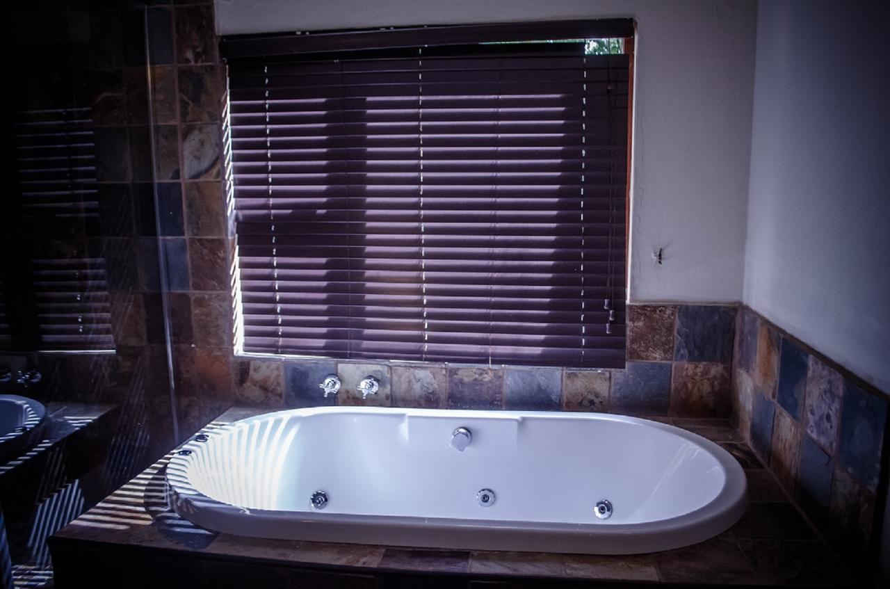 The Rivonia River Lodge Johannesburg Bagian luar foto