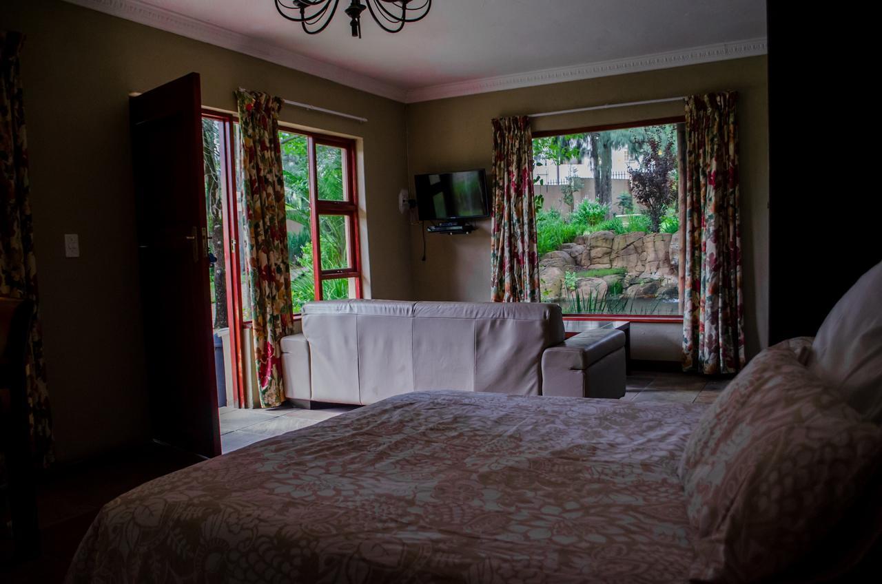 The Rivonia River Lodge Johannesburg Bagian luar foto